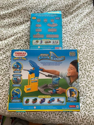 thomas and friends shark exhibit and track
