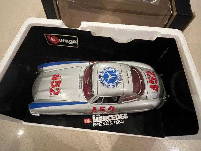 Mercedes 300 SL Gullwing 1/18 Burago