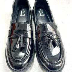 size 5 black high shine heel loafers with tassels