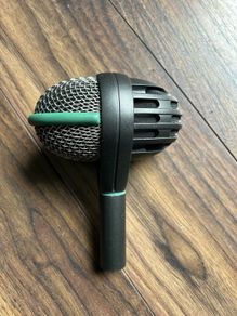 Akg D112