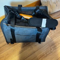 pet carrier