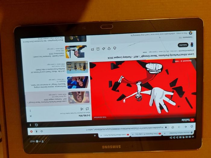 Samsung Galaxy Tab S, 10.5 inch, Model SM-T800, screen has a slight crack or 2 but touchscreen works fine
