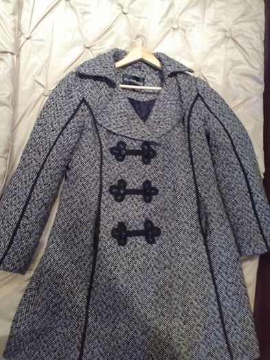 womans long heavy coat size medium