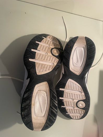 trainers air monarch