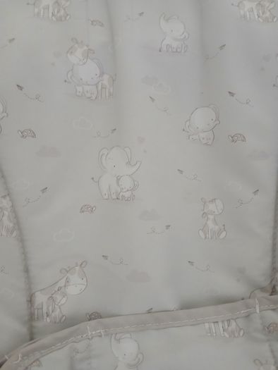 Baby bouncer with vibration and music
