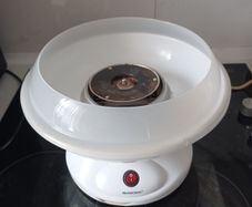 Candy floss maker