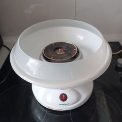 Candy floss maker