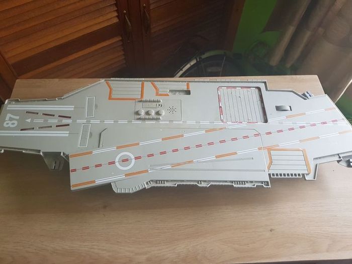 aircraft carrier