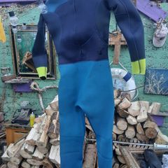 Wetsuit