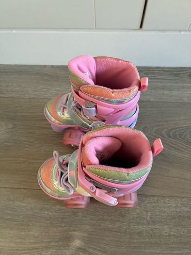 Girls Rollerskates with light up wheels