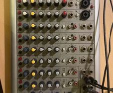 Soundcraft compact 10 analog channel mixer