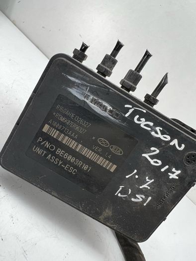 Hyundai Tucson Mk3 1.7 Diesel Abs Pump Control Module Unit 58920-d7911 2017 A2l5b2s