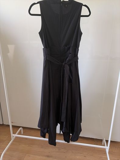 black cos dress