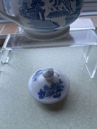 Vintage Sadler "Old Willow " Teapot in mint condition