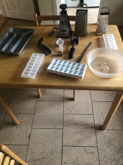 Mix of kitchen utensils