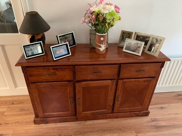 sideboard