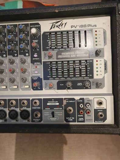 Peavey i8B 8 channel mixer & Power amplifier