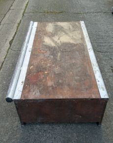 Skateboard/Rollerblade/Scooter grind box with flat edge and round bar