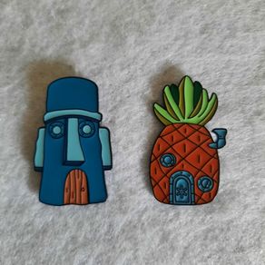 Spongebob Squarepants Pin Set Pineapple and Squidward House Nickelodeon Set of 2 Badges