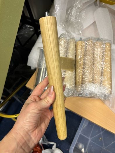 8 sets of furniture legs
