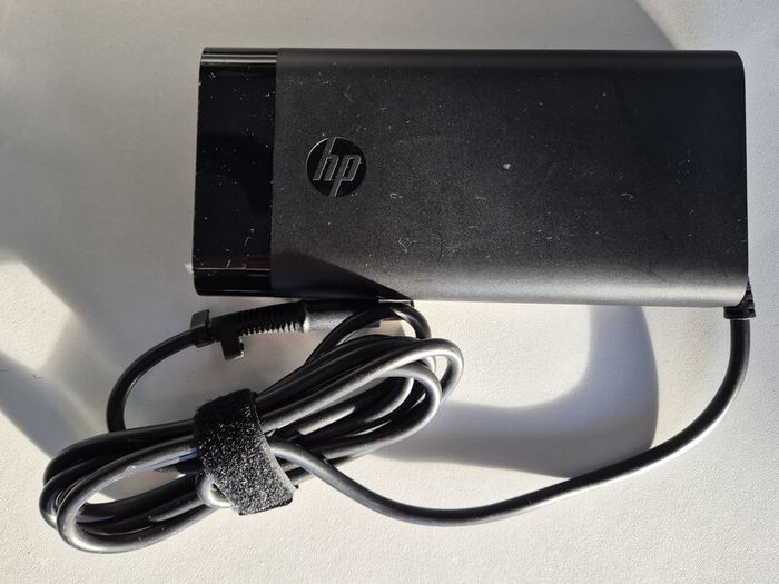 HP Chargers Large and Small barrel connector
