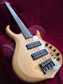Sire Marcus Miller M5 (2nd Generation) 4 String Bass Guitar in Natural Ash