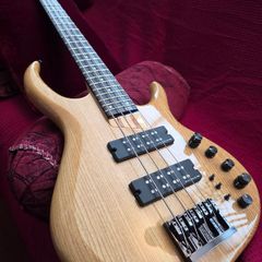 Sire Marcus Miller M5 (2nd Generation) 4 String Bass Guitar in Natural Ash