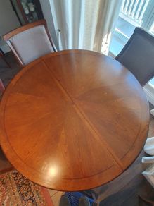 Dining table & 6 chairs
