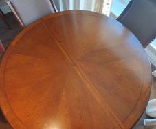 Dining table & 6 chairs