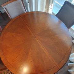 Dining table & 6 chairs