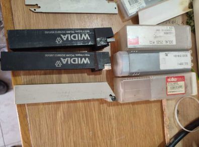 Lathe tools/ inserts
