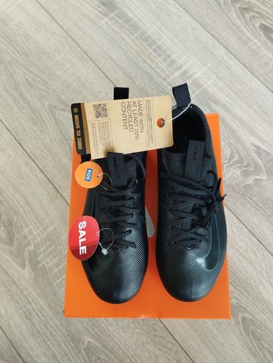 Nike Kids Football Boots UK Size 2