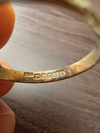 9ct yellow gold claddagh ring