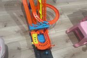 Hot wheels track