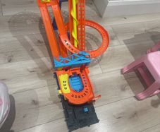 Hot wheels track