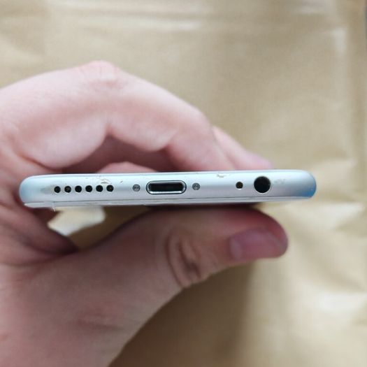 Apple iPhone 6 - 16GB - Silver - Cracked Screen - Activation Locked (For Parts / Repair)