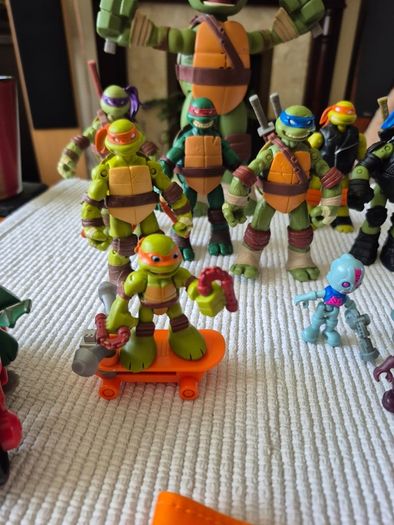 Teenage Mutant Ninja Turles Figures