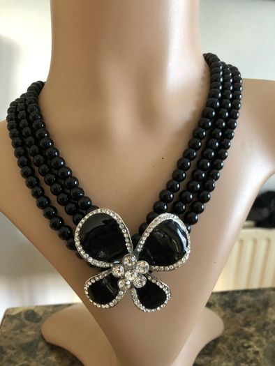 pearl necklace