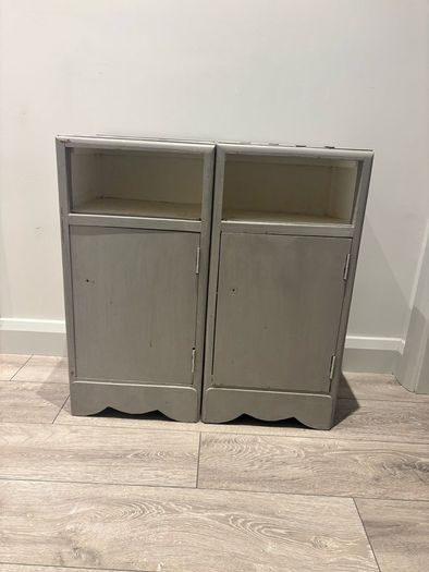 2 free lockers