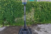 Everlast Basketball Hoop/Stand c/w 7 basket balls and nets