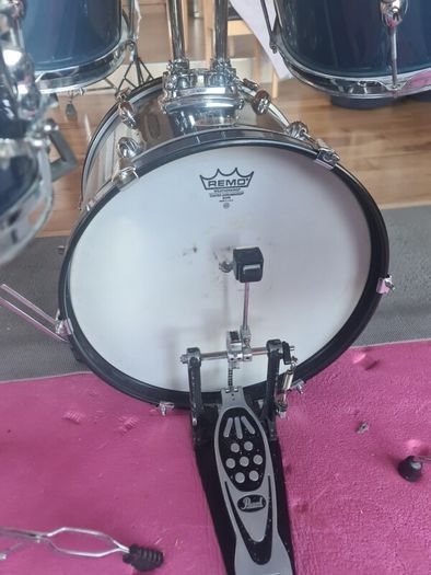 Pearl drum kit