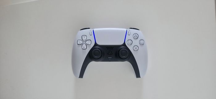 PS5 Disc edition + 6 games + controller