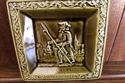 Vintage inisfree Potteries Lamplighter Square green plate 3D image and shamrock