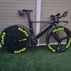 TT bike PRICED TO SELL Di2, Two wheel sets