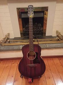 Travel guitar