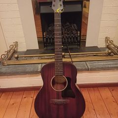 Travel guitar