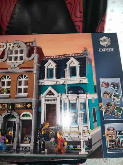 Lego Bookstore Modular set
