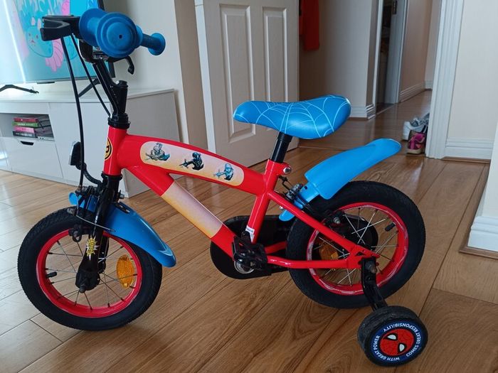 Spiderman 12 Inch Kids Bike with Stabilisers