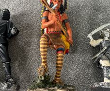 statue
