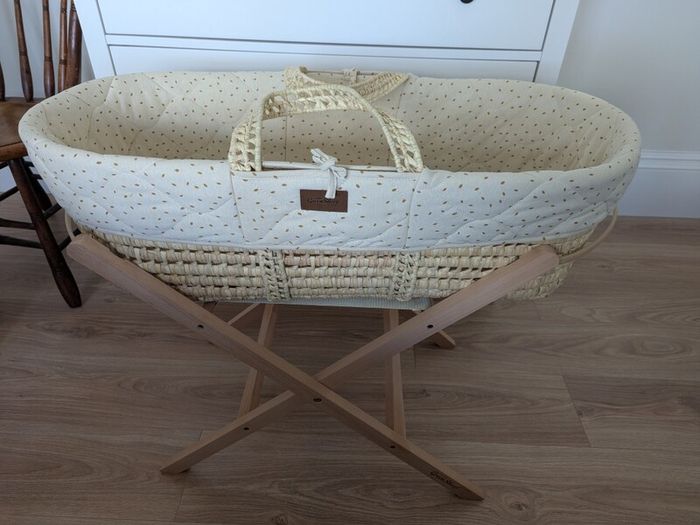 Little Green Sheep - Moses Basket and Static Stand
